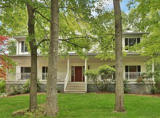 24 Elm Rd, Lake Peekskill, NY 10537