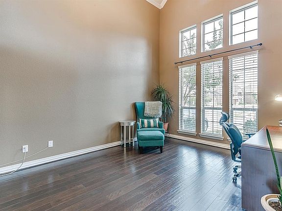 5th image of 613 Wellington Dr