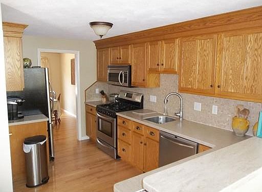 5th image of 237 Brickett Hill Cir
