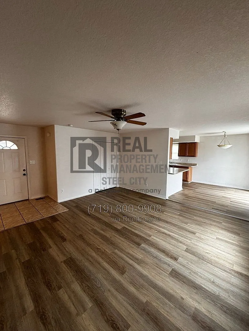 3 bed, 2.0 bath, 2510 sqft, $1,850 — Photo 4
