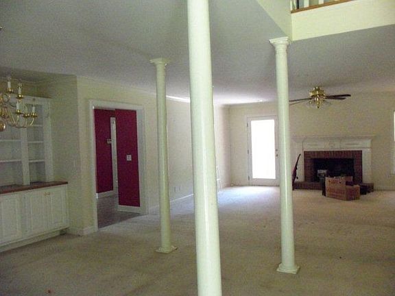 5th image of 182 Horseshoe Dr