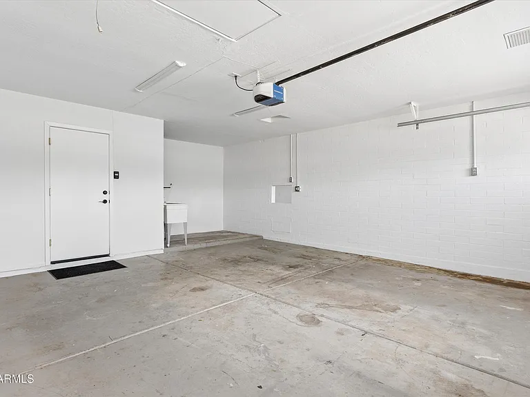 5401 E Beck Ln — Photo 35
