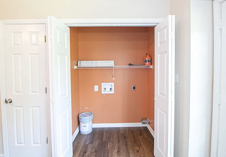 529 Indian Ave — Photo 9