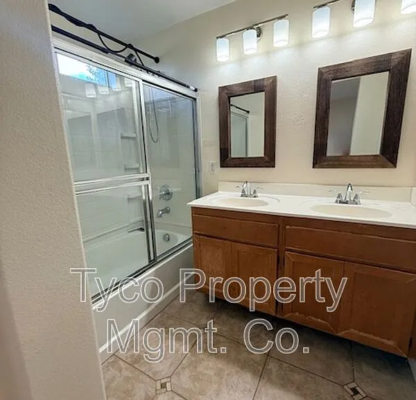 2709 Apricot Ct — Photo 9