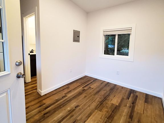 5th image of 1125 Amethyst Ave