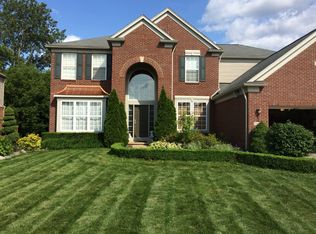 16640 Yellowstone Dr, Northville, MI 48168