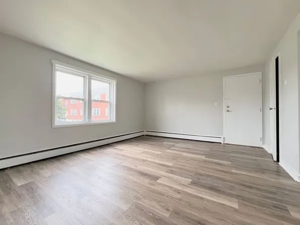 7 Linda Drive, 7 Linda Dr #4, Buffalo, NY 14225