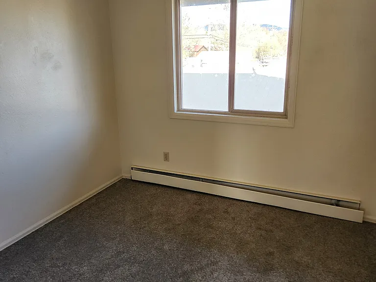 2- 2nd bedrooms