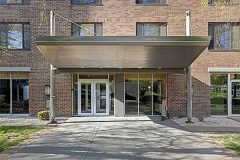 2nd image of 600 E 8th St APT 9H