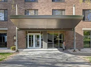 800 E 8th St #9H, Kansas City, MO 64106