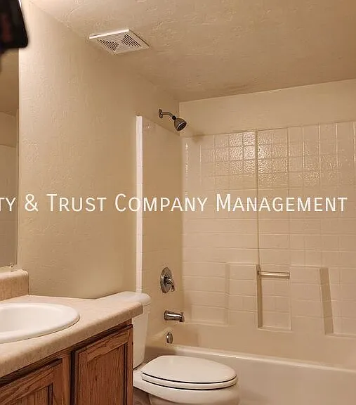 4042 E Fairmount St #1 — Photo 16