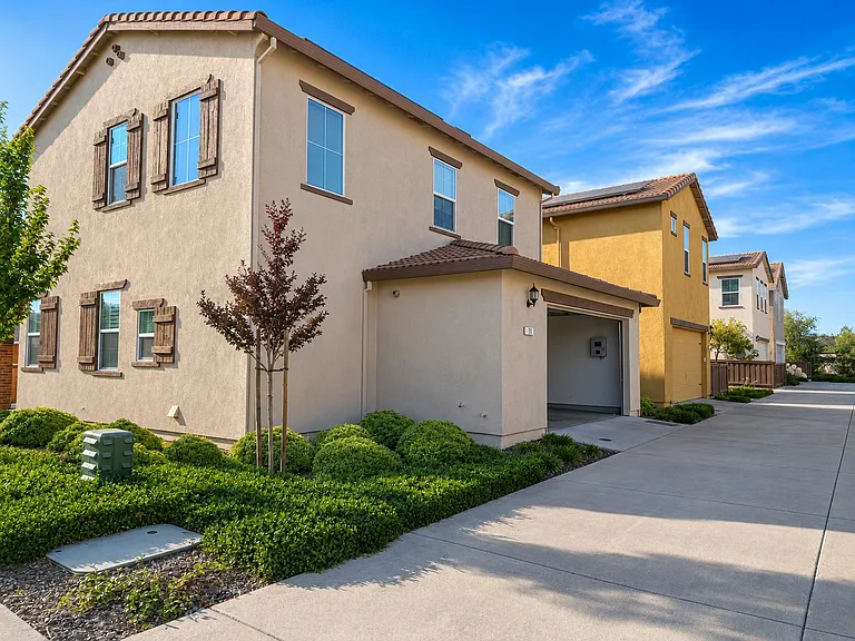 71 Huddlestone Cir — Photo 12
