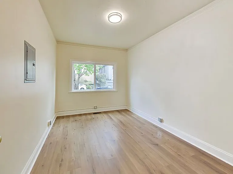 1534 Arch St #5 — Photo 12