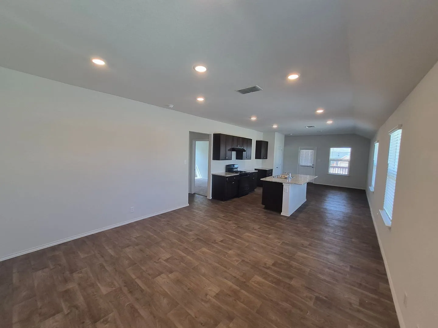 120 Middle Green Loop, Floresville, TX. 78114 — Photo 3