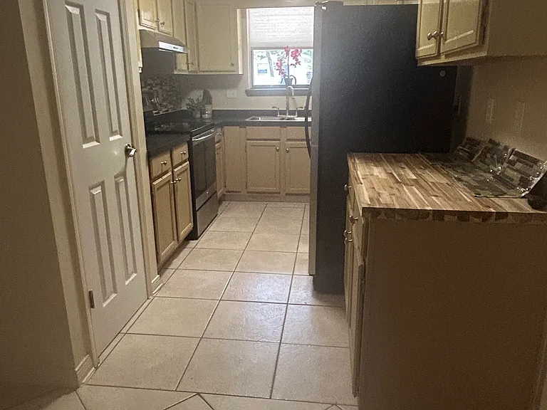 13 Poulton Dr NW #C — Photo 4