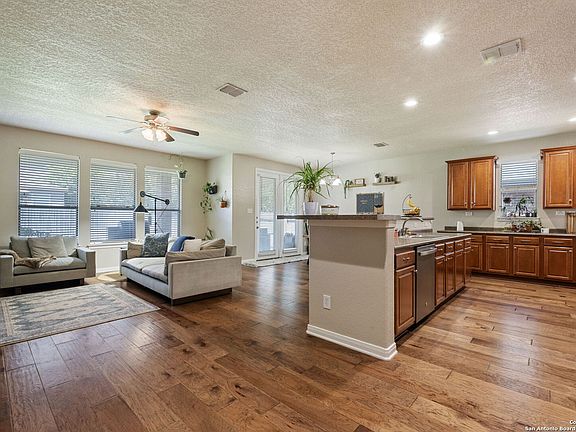 5th image of 208 Cold River