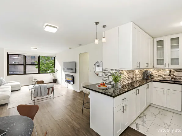 305 East 40th Street image 1 of 16