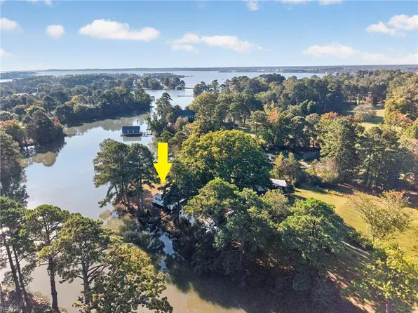 4539 Johns Point Rd, Gloucester, VA 23061