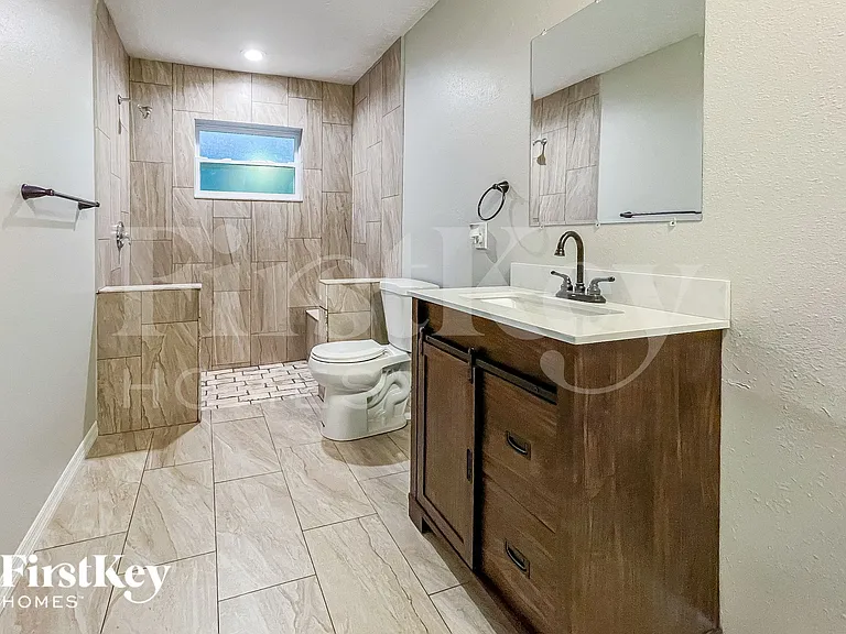 7631 Tall Tree Ct — Photo 14