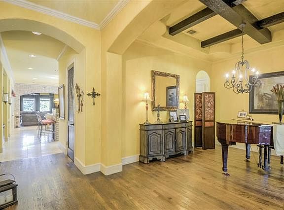 4th image of 727 Winding Bend Cir