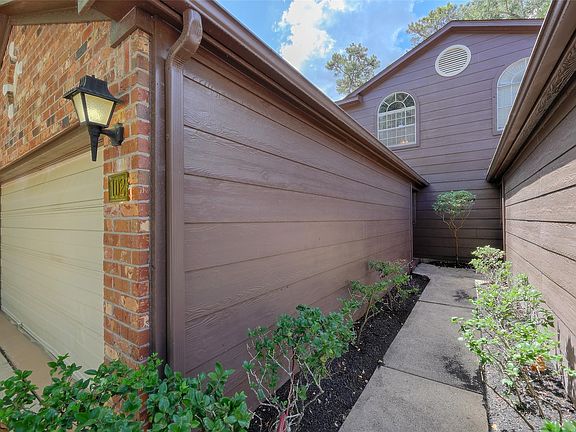3rd image of 102 Willowwood Cir