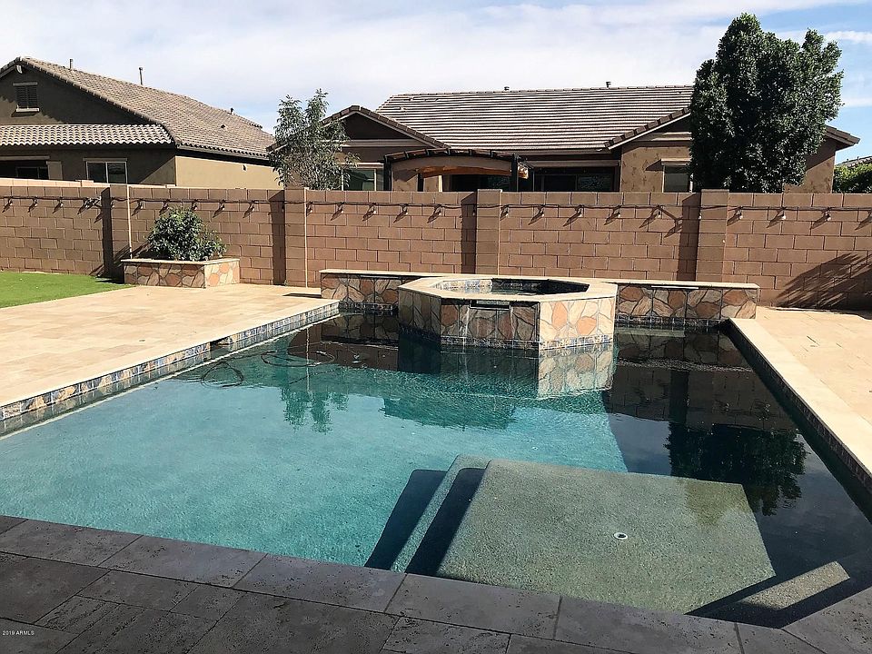1st image of 20433 E Raven Dr