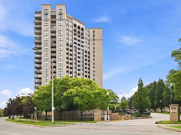 4th image of 220 Forum Dr #412