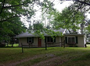 6128 Terry Dr, Six lakes, MI 48886