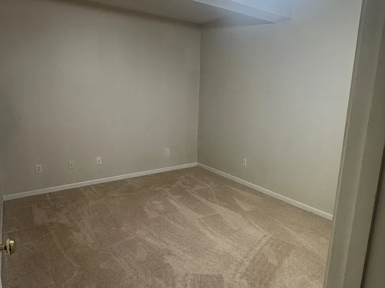 1108 Meadows Pl — Photo 21