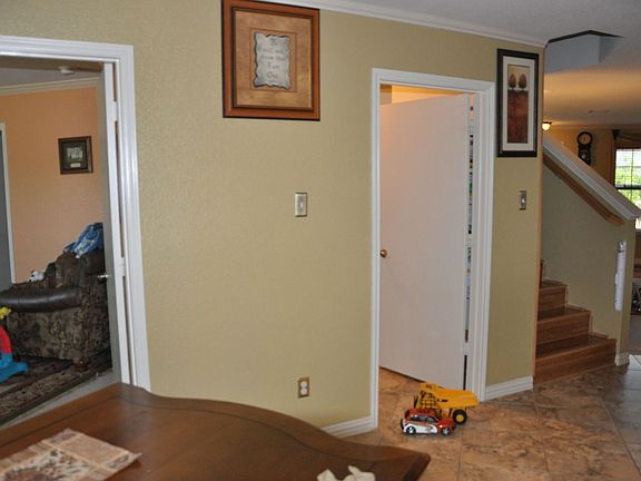 5th image of 1367 Falcon Dr