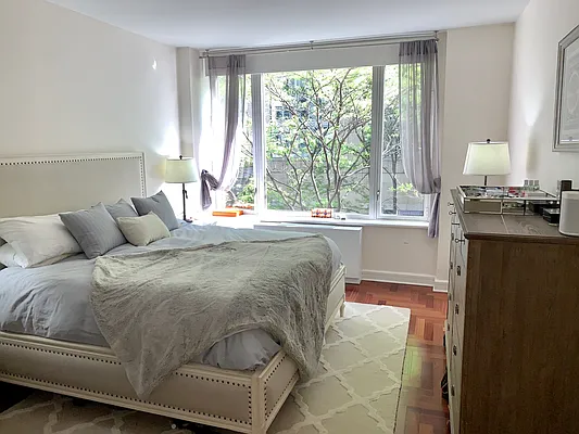 Rented by LKW International Real Estate LLC | media 17