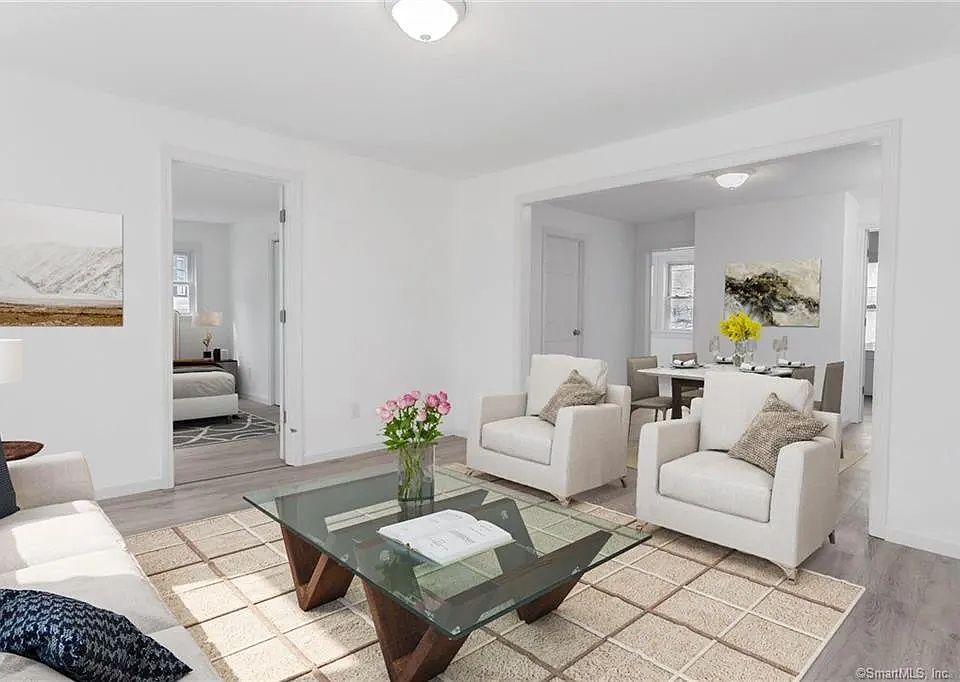 1st image of 33 William St Floor 2