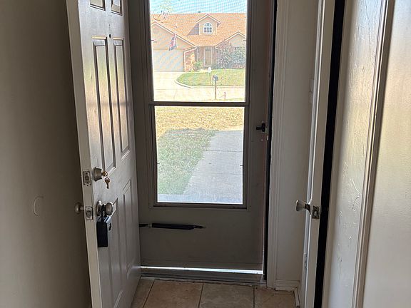 3rd image of 4746 SE Sunnymeade Dr