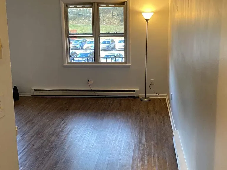 1469 W King St #606 — Photo 5