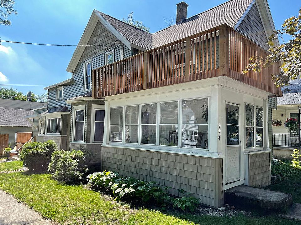 1st image of 924 Jennette Ave NW