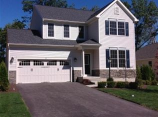14 Beacon Dr, Watervliet, NY 12189