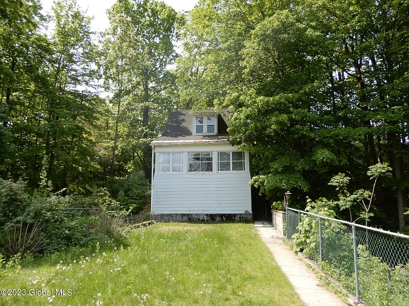 2nd image of 304 Richfield Street