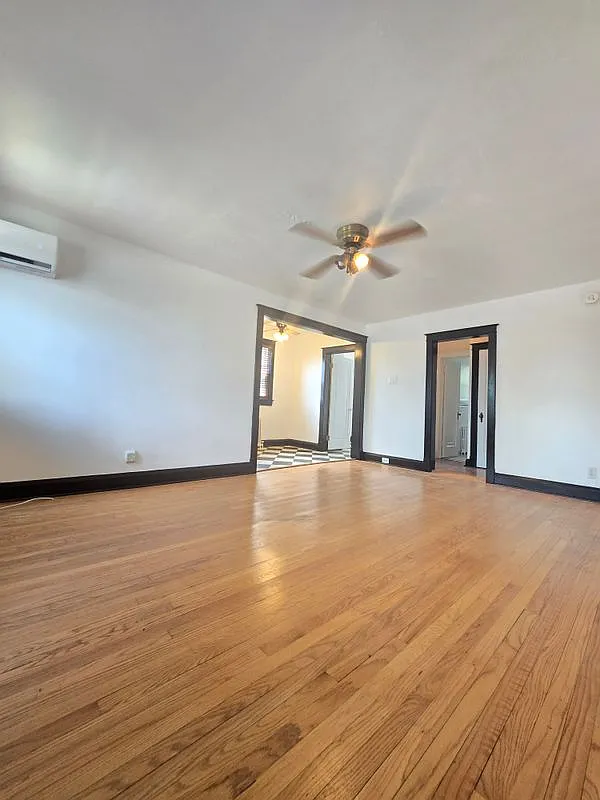 2 bed, 1.0 bath, 875 sqft, $1,700 — Photo 3
