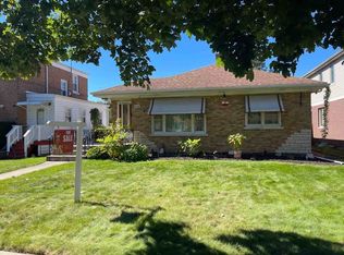 8234 N Oleander Ave, Niles, IL 60714