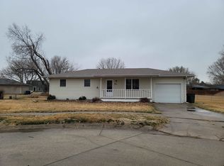 3 Elmwood Ln, Kearney, NE 68845