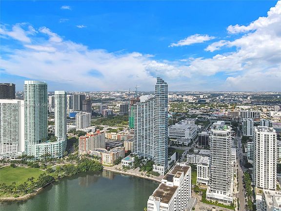 4th image of 2020 N Bayshore Dr APT 1005