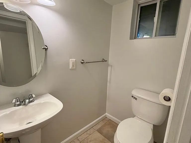 1165 Abbey Pl NE — Photo 17