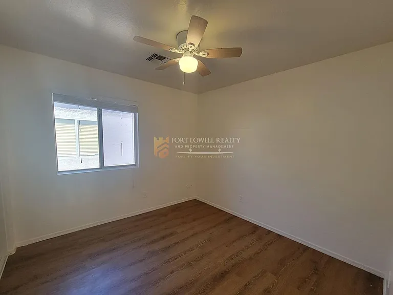 3133 W Huntington Dr — Photo 9