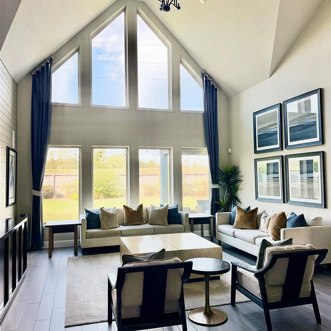 5 bed, 4.0 bath, 3204 sqft, $4,600 — Photo 3