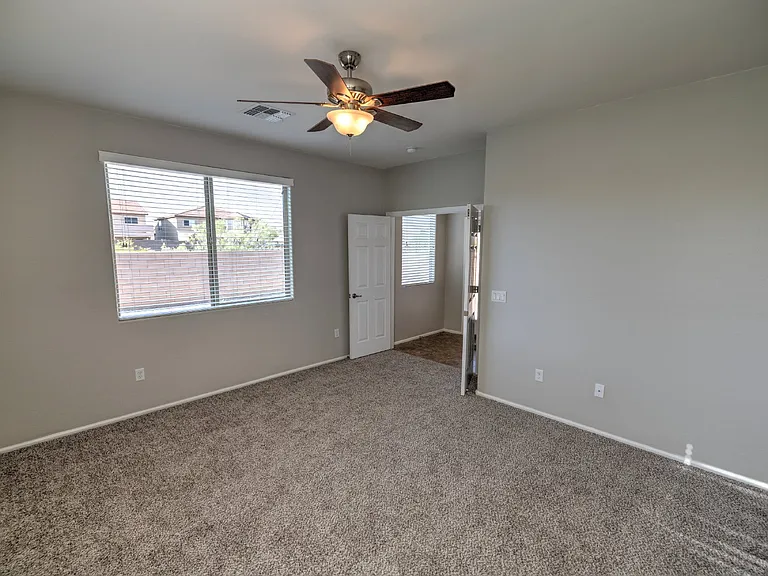 10458 S Cutting Horse Dr — Photo 12
