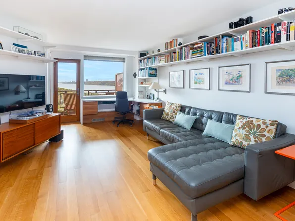 5700 Arlington Avenue image 3 of 12