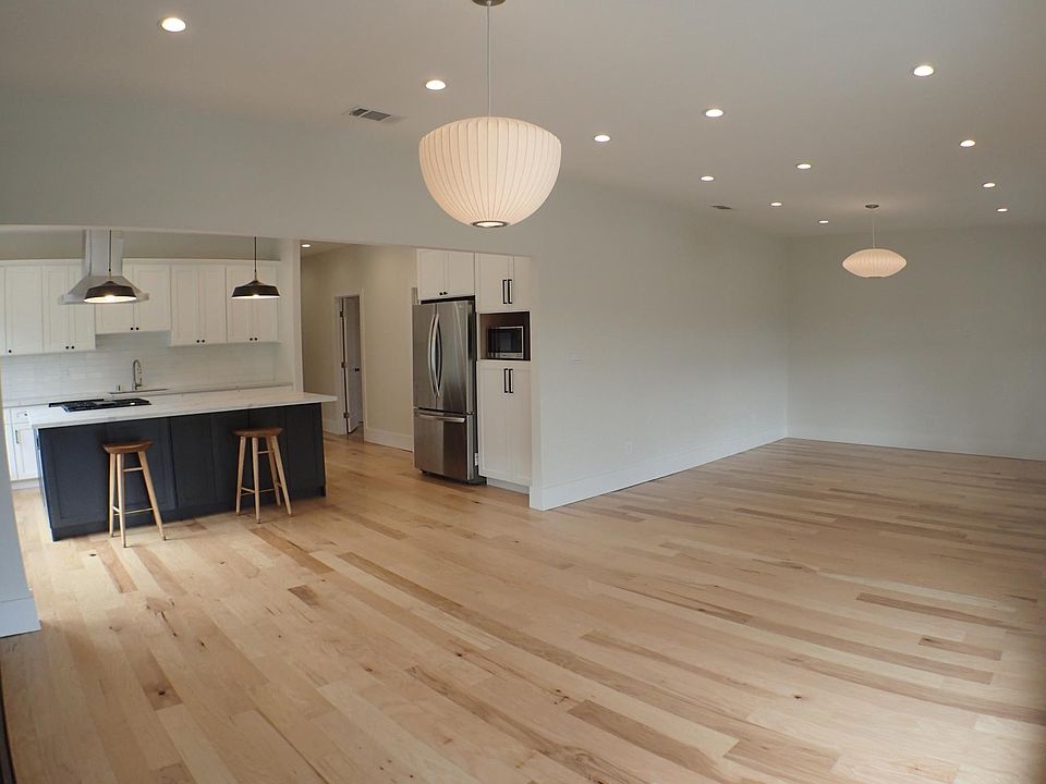 Open living/dining/kitchen