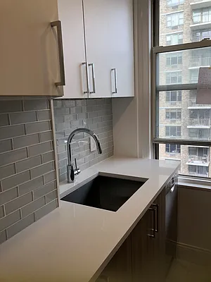 Sold by Berkshire Hathaway HomeServices New York Properties | media 20