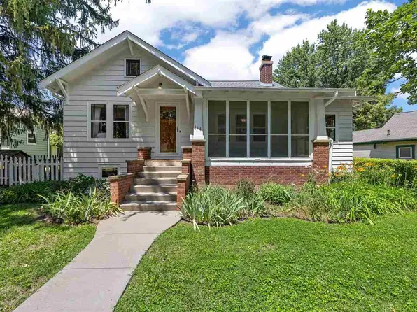 114 Highland Dr, Iowa City, IA 52246