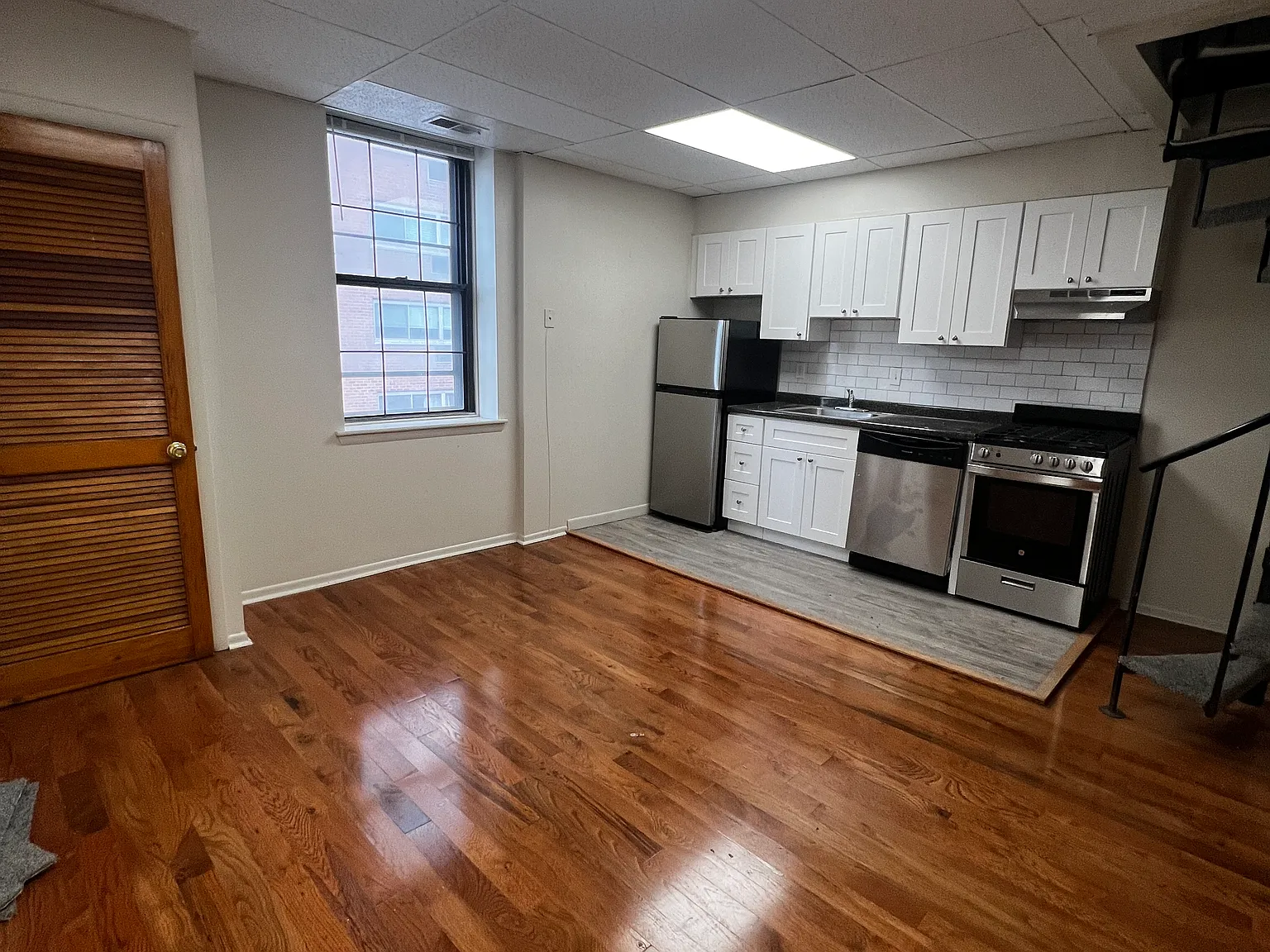 Studio, $1,420 — Photo 1